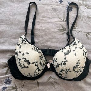 Victoria’s Secret black bra